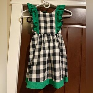Oopsie Daisy 4T Buffalo Plaid Black & White Pinafore Dress Green Ruffle Edge EUC